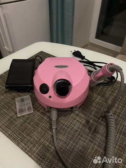 Аппарат для маникюра и педикюра