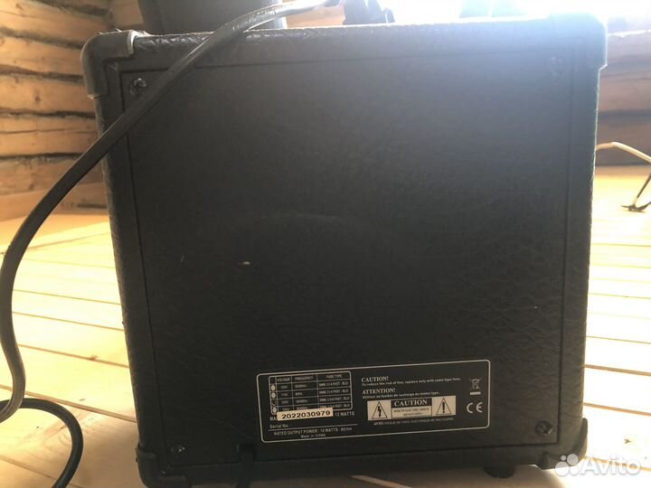 Гитарный комбоусилитель