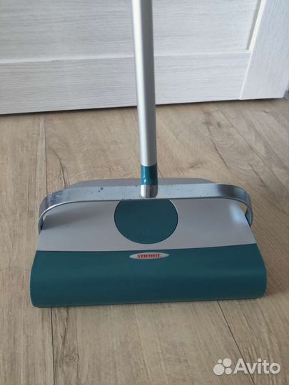 Щётка механическая Leifheit