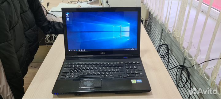 Ноутбук Fujitsu AH532