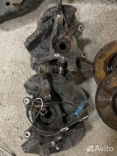 Кулак поворотный передний правый BMW X5 E53