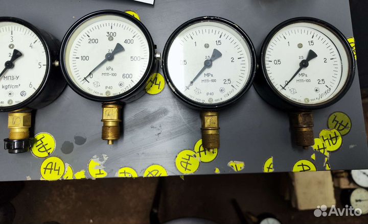 Манометры мтп мп3/4 М1/4 дм, тахометры и Вольтметр