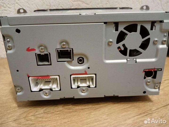 Штатное головное устройство Mitsubishi Outlander 3