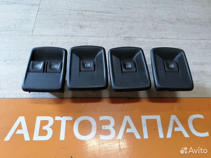 Кнопка стеклоподъемника Renault Сандеро 2 Logan 2