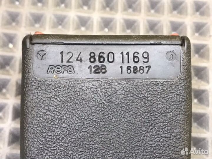 Ремень безопасности Mercedes-Benz E-Class W124