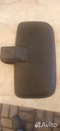 Зеркало заднего вида на праворульный грузовик