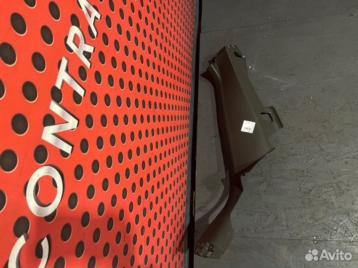 Обшивка стойки правая Porsche Macan 95B 2016