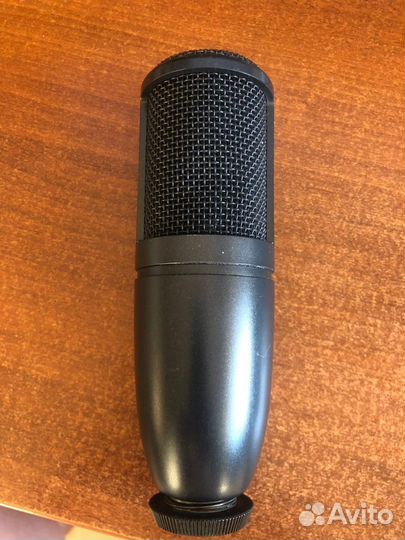 Студийный микрофон AKG P120 USB со стойкой