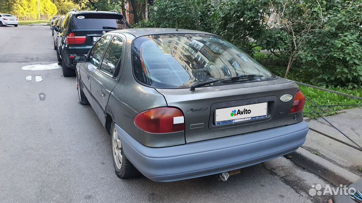 Ford Mondeo 2.0 МТ, 1993, битый, 328 674 км