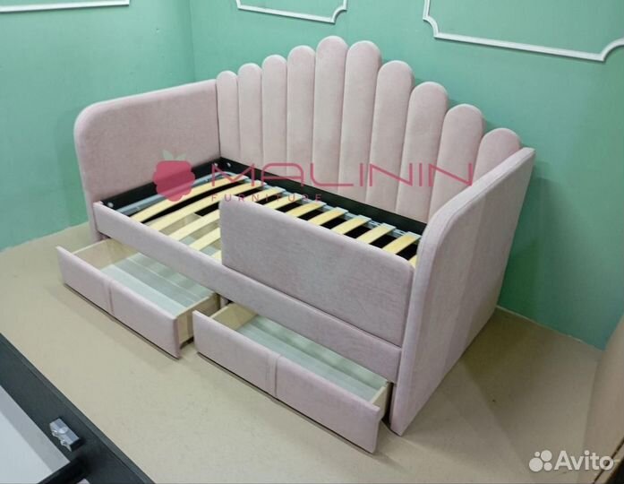 Кровать в детскую комнату