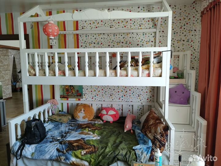 Двухъярусная кровать