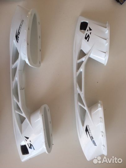 Стаканы и лезвия для хоккейных Коньков