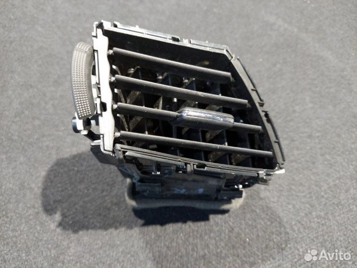 Воздуховод передний правый Nissan X-Trail