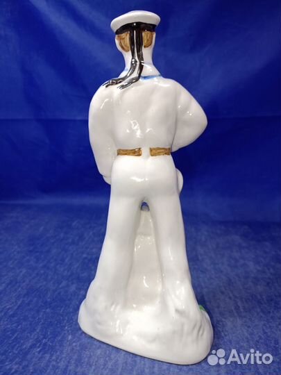 Фарфоровая статуэтка советского периода Матрос с о