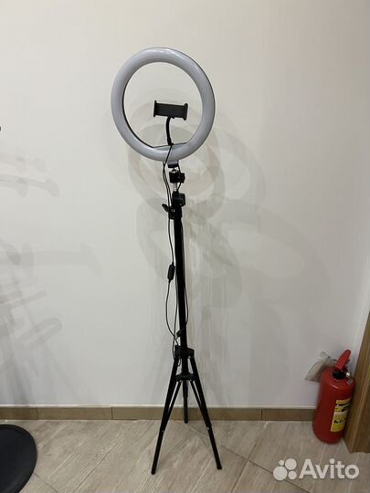 Штатив для телефона с лампой