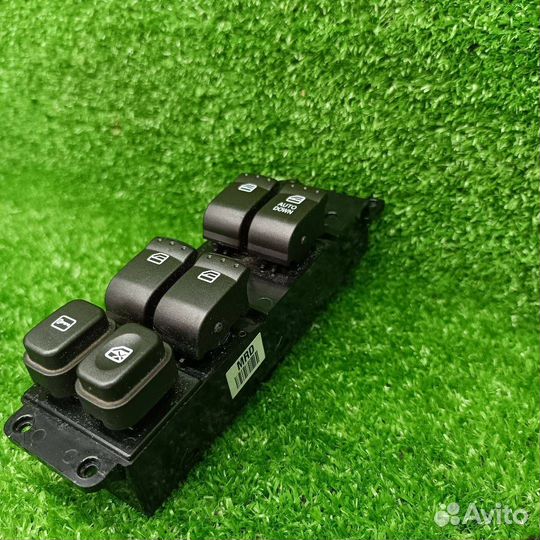 Блок управления стеклоподъемниками передней левой