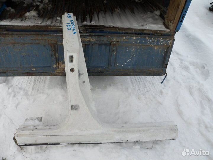 Порог кузовной правый Toyota Corolla 120