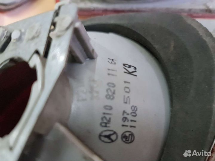 Задний внутренний фонарь Mercedes W210 дорест