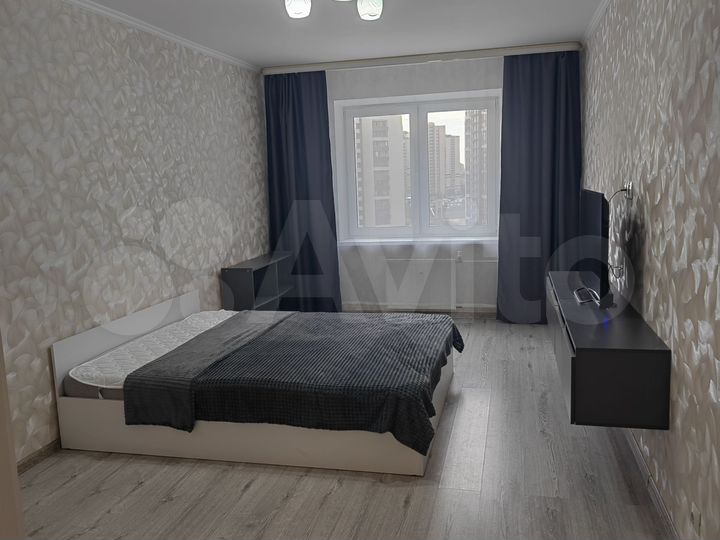 2-к. квартира, 68 м², 8/12 эт.