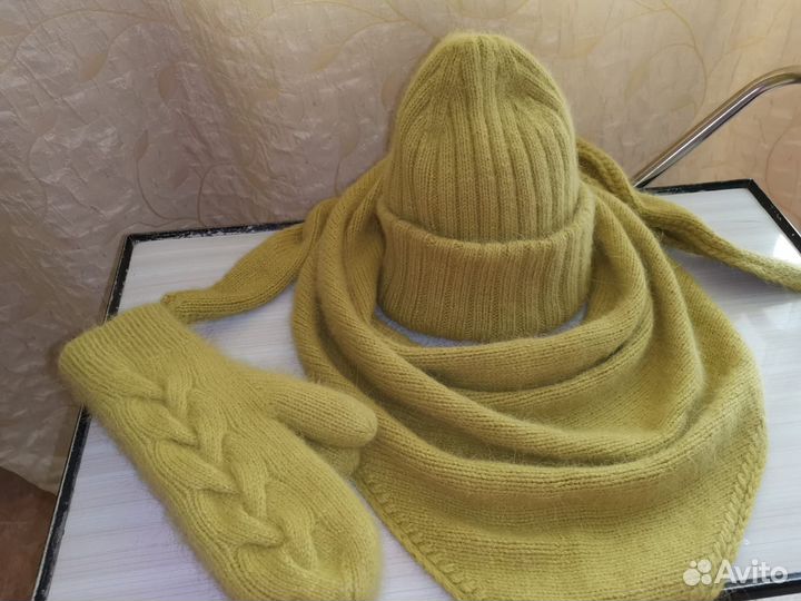 Вязаные женские изделия ручной работы