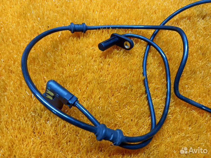 Датчик abs задний правый Mercedes-Benz E-Class