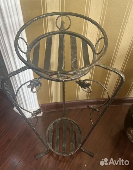 Подставка под цветы