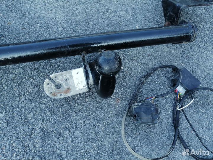 Фаркоп тойота королла