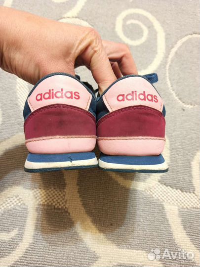 Кроссовки adidas