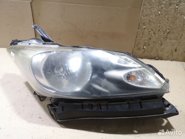 Фары Honda Freed GB3 ксенон