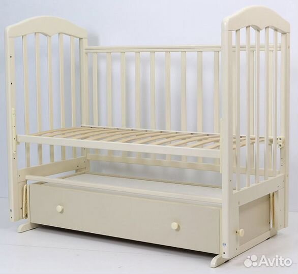 Кроватка с маятником и ящиком (белая)