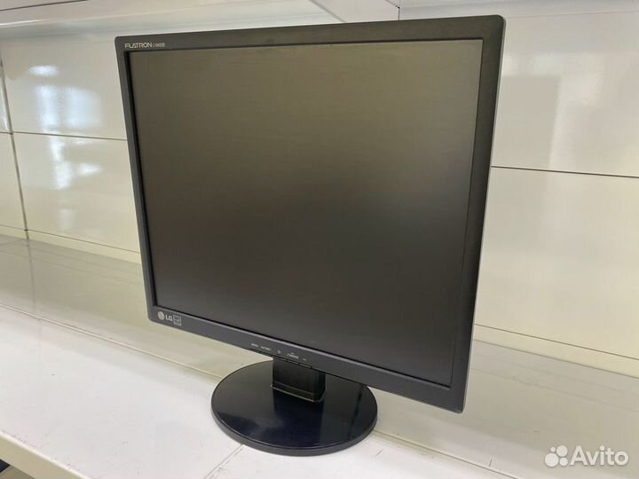 Монитор LG L1942SE