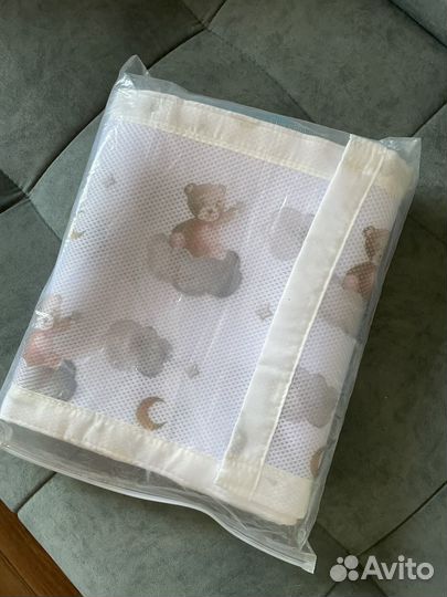 Бортики в кроватку новые и постельное