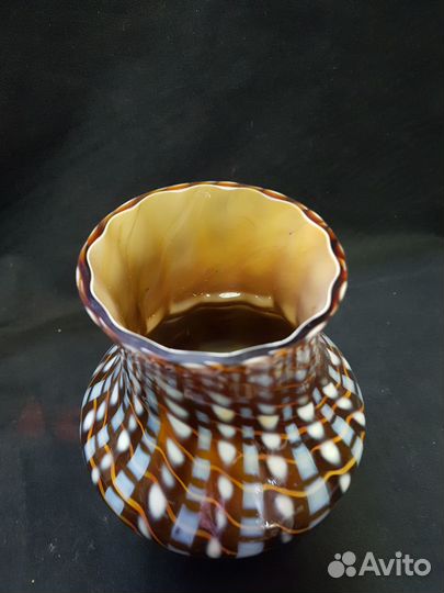 Ваза в форме крынки. Россия