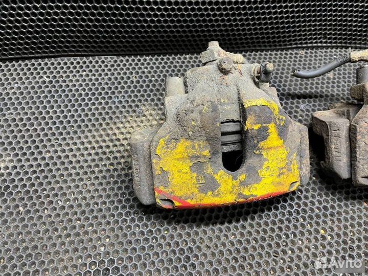 Суппорта передняя Opel Vectra B 1995-2000