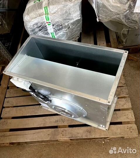 Вытяжной прямоугольный вентилятор