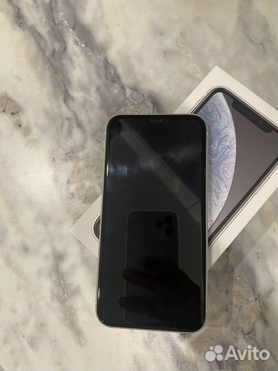 Телефон iPhone xr