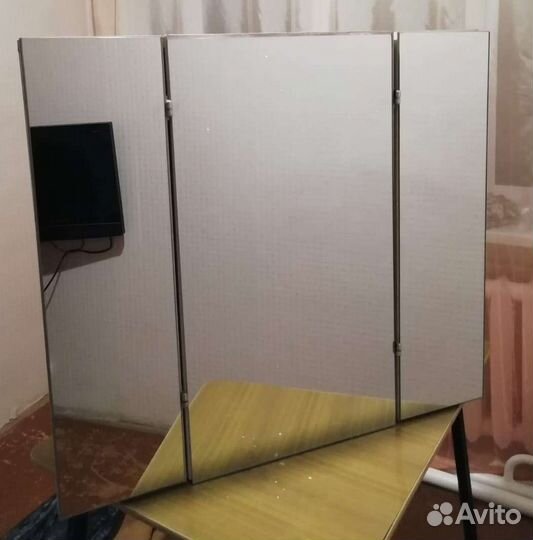 Полка навесная дл 85 см. выс 76. гл 18