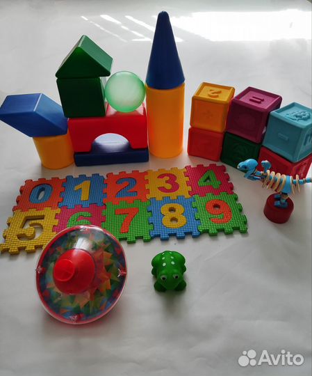 Развивающие игрушки пакетом