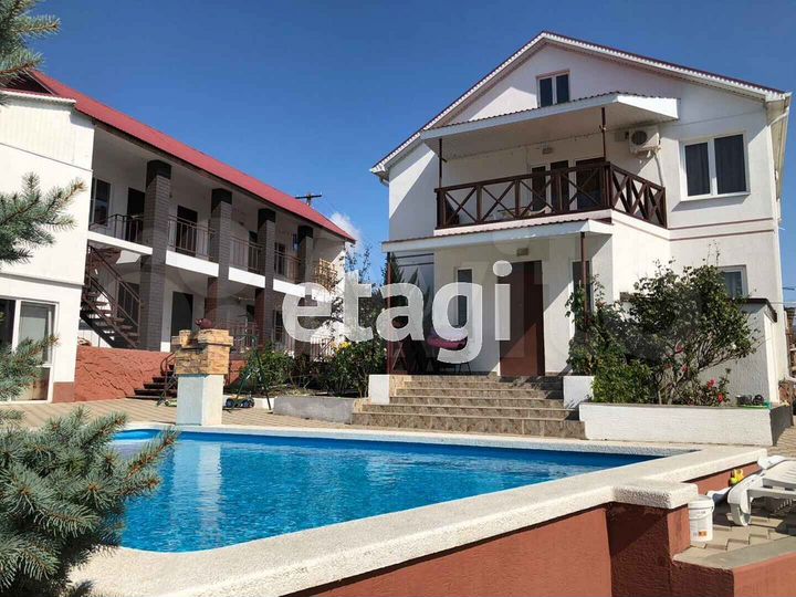 Дом 136 м² на участке 8,8 сот.