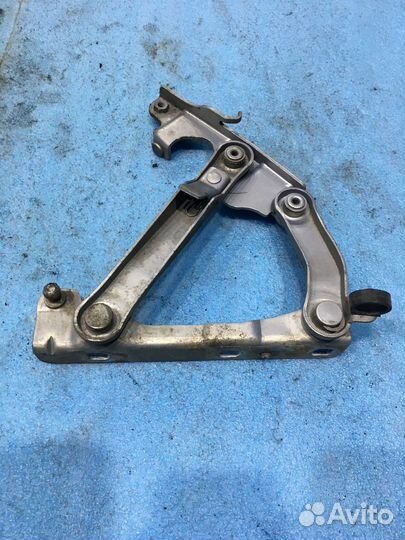 Петля капота Mercedes w220 A2208800128 A2208800228