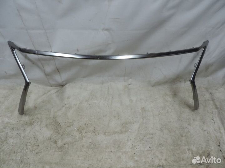 Молдинг решетки радиатора Lexus LX570 2015