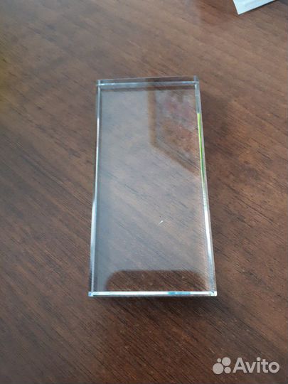 Для наращивания ресниц камень