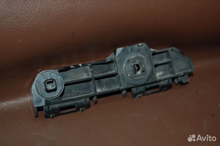 Кронштейн бампера, заднего - Toyota RAV4 CA40