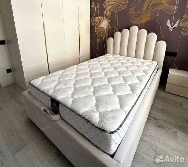 Кровать односпальная мягкая