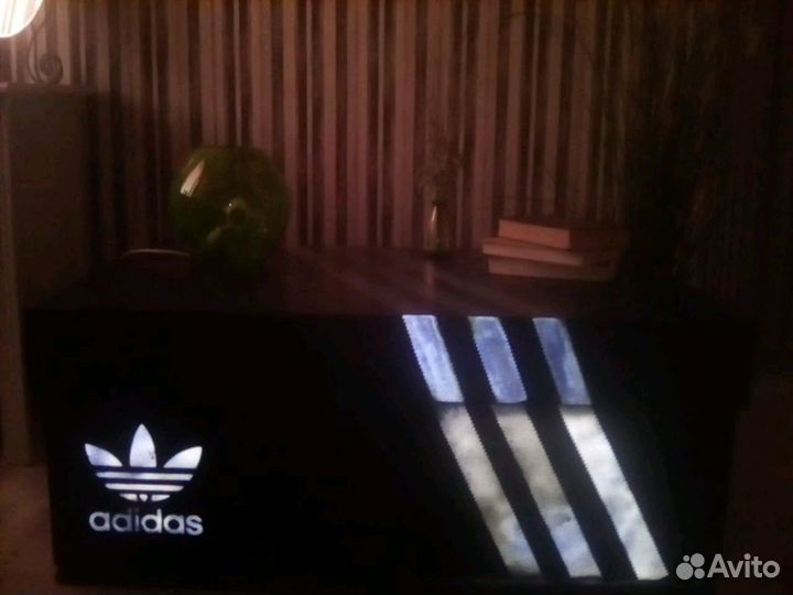 Продаю тумба- журнальный стол- комод- дизайнерский