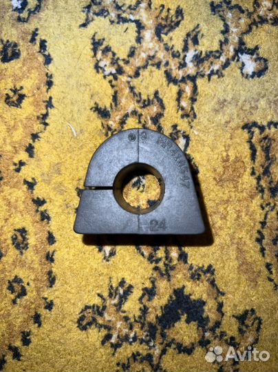 Втулка стабилизатора заднего Паджеро 3 4