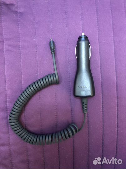 Автомобильное зарядное устройство для телефона