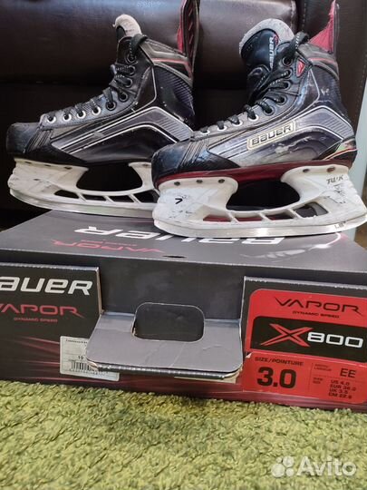 Коньки хоккейные