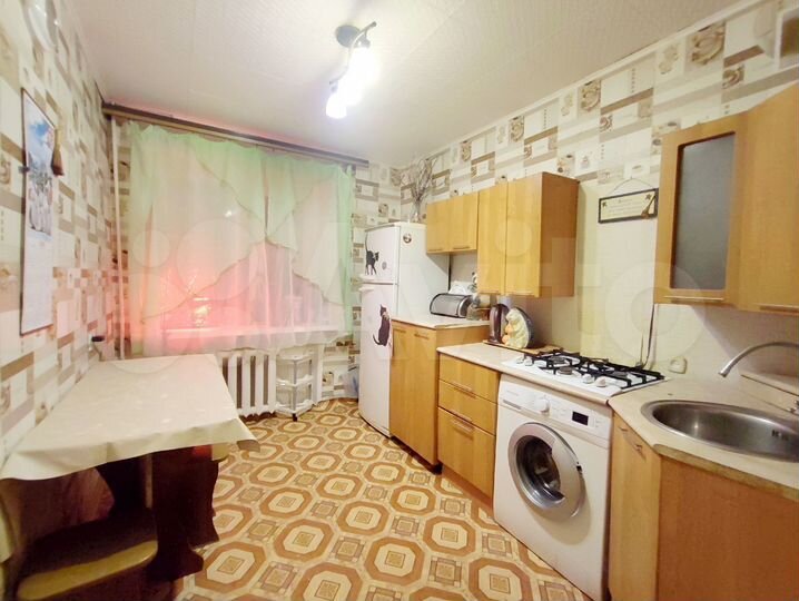 2-к. квартира, 61 м², 1/3 эт.