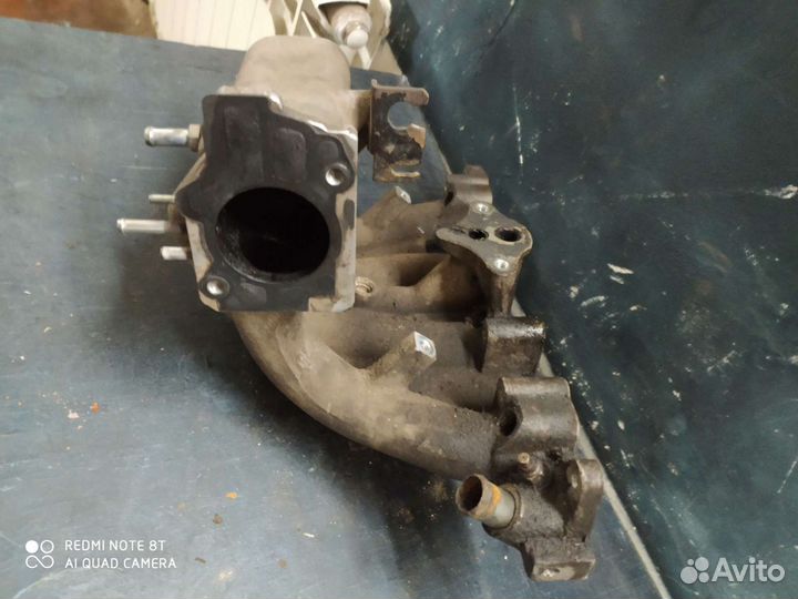 Впускной коллектор 